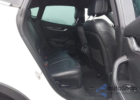 2017 Maserati Levante z USA, uszkodzony, nr VIN ZN661XUAXHX213980